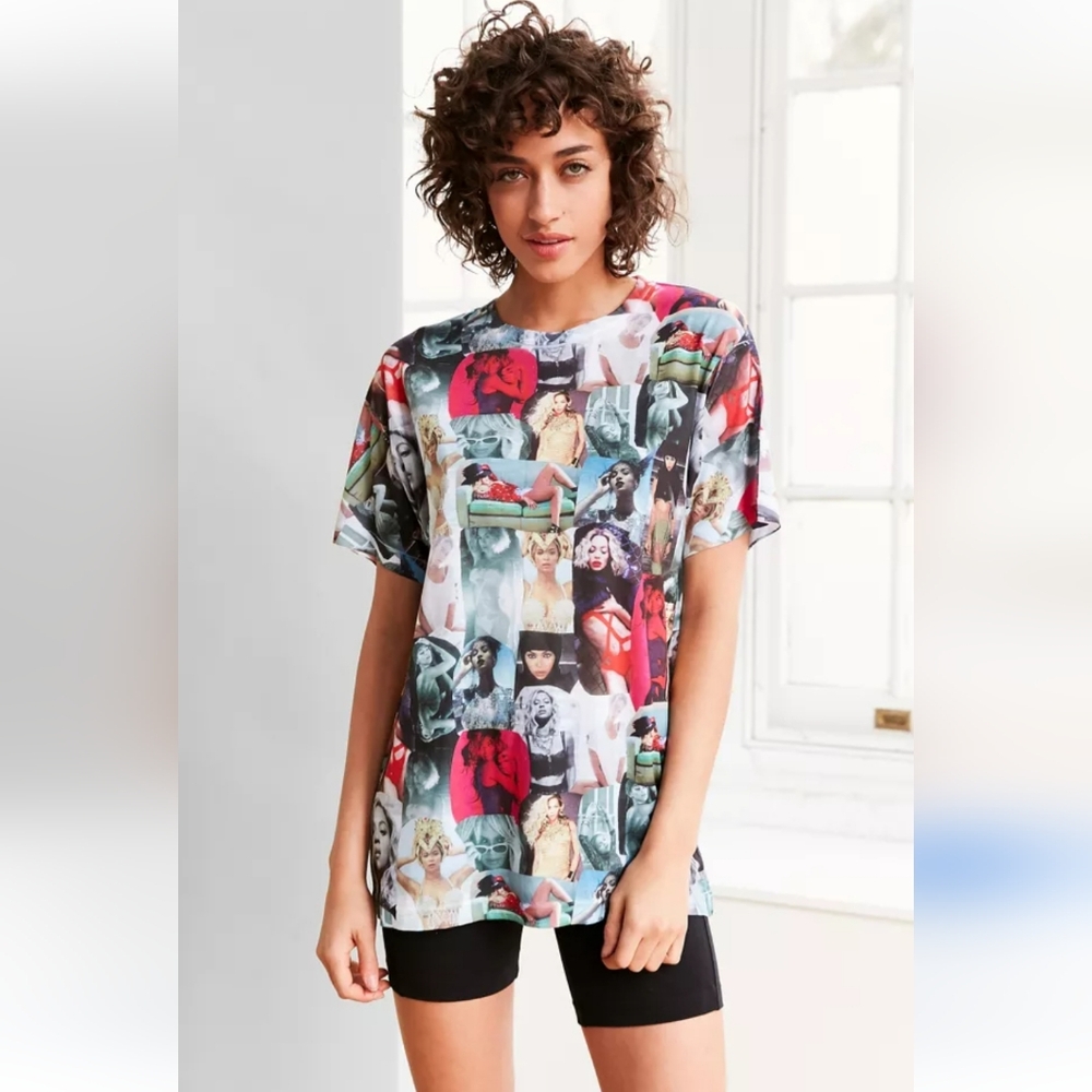 Beyoncé Women's Colorful Collage Print Short Sleeved Graphic T-shirt EUC Size M